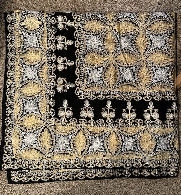 AGHABANI EMBROIDERED TABLECLOTH & 12 Napkins Gold & White Silk on Black