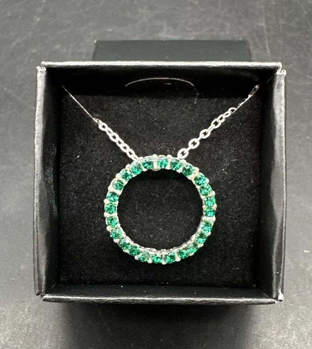 Avon GREEN CIRCLE Necklace Silvertone NIB 