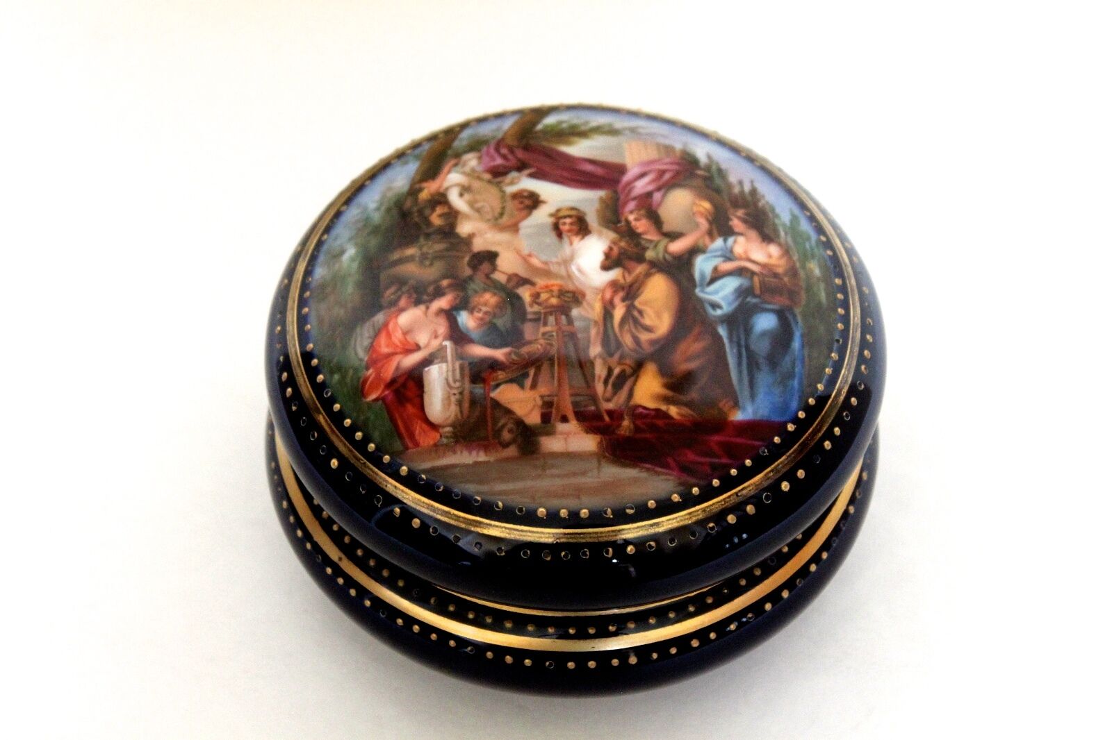 ANTIQUE HAND PAINTED KARLSBAD AUSTRIA LARGE SIZE COVERED TRINKET BOX