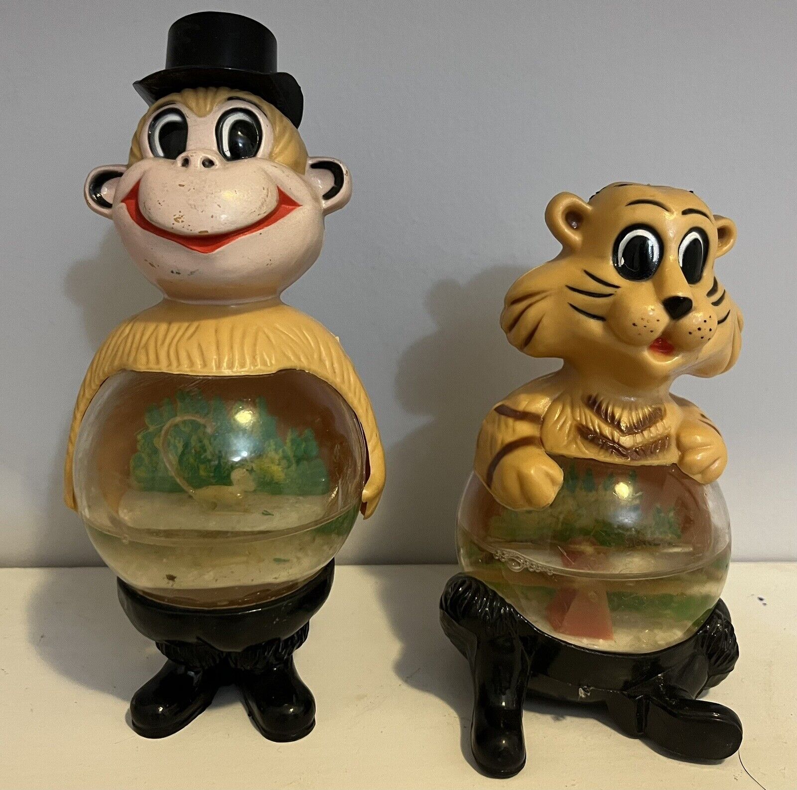 HTF Vintage 70s Monkey in Top Hat & tiger Figural Snow Globe Zoo Souvenir rare