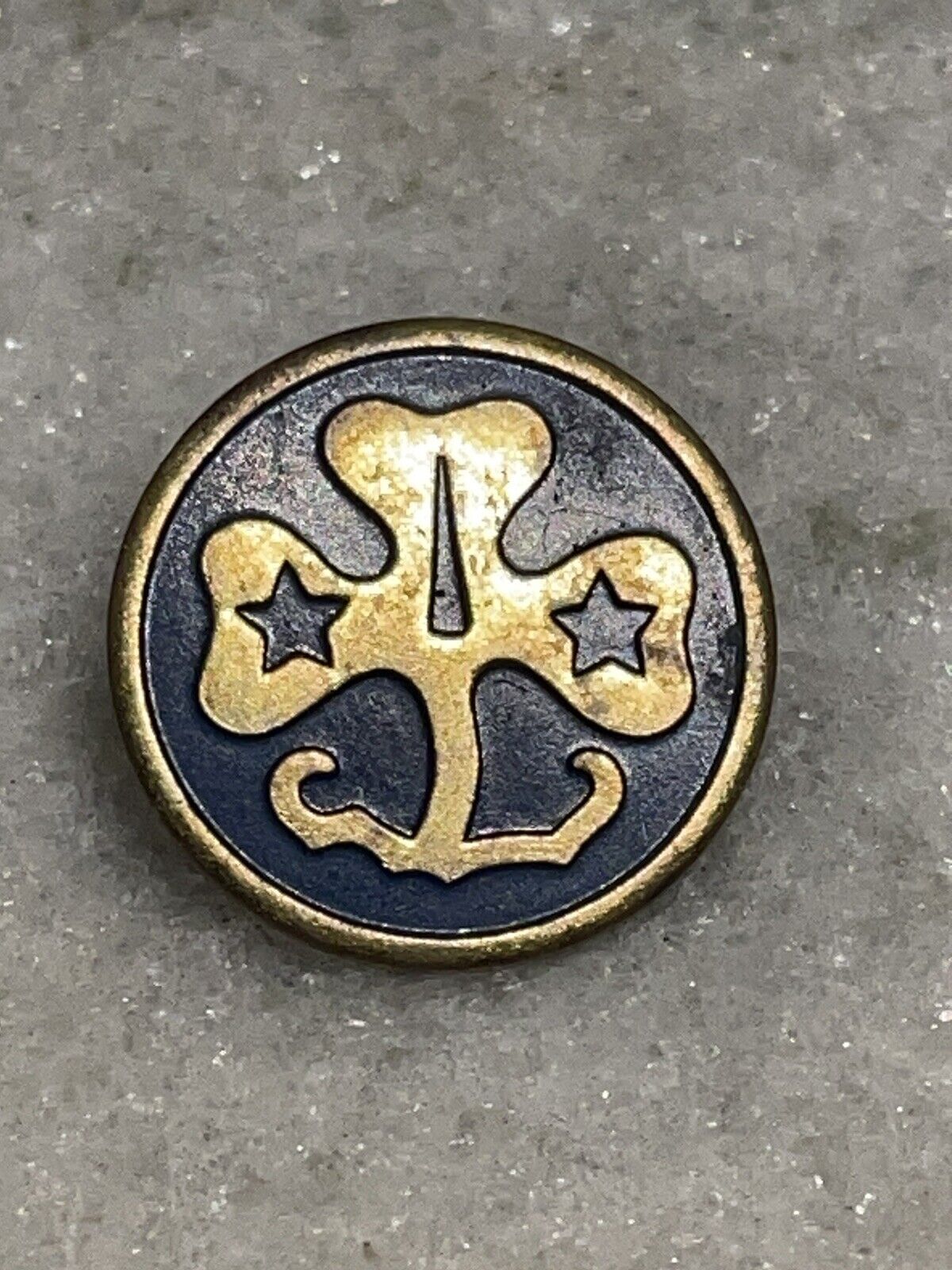 Vintage 1960s Girl Scouts Trefoil Round Blue Enamel Pin