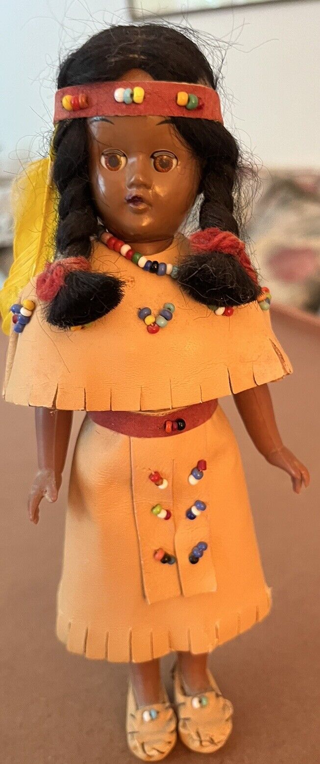 NATIVE AMERICAN INDIAN 8” HANDMADE DOLL COLLECTORS FIGURE (PRE-OWNED)