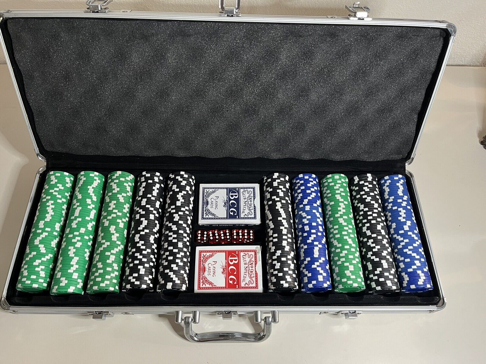 Poker Chip Set - 500 Piece with Aluminum Carrying/Storage Case