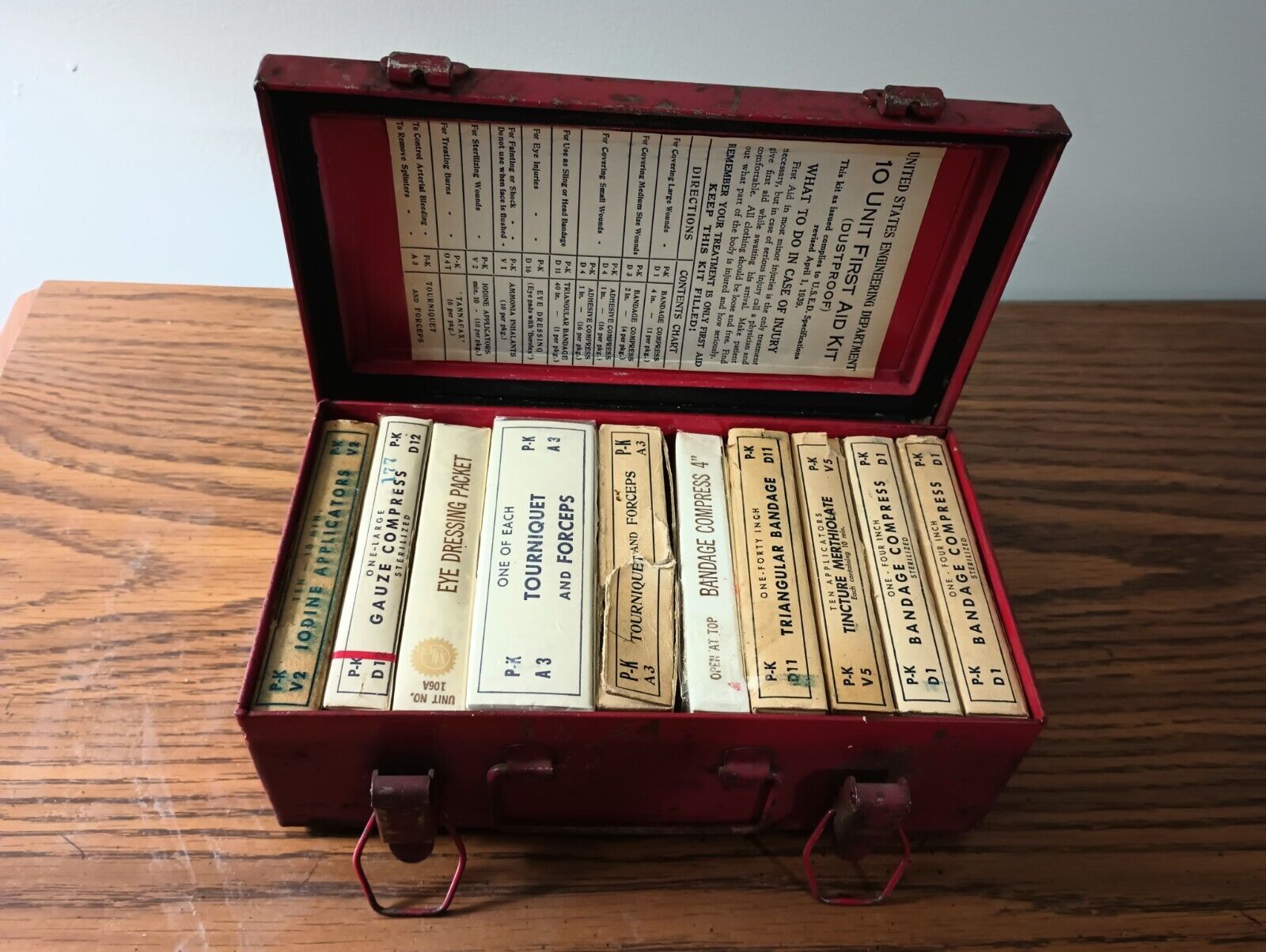 World War II U.S. Engineering Dept. 10 Unit First Aid Kit 1939 - Extremely Rare