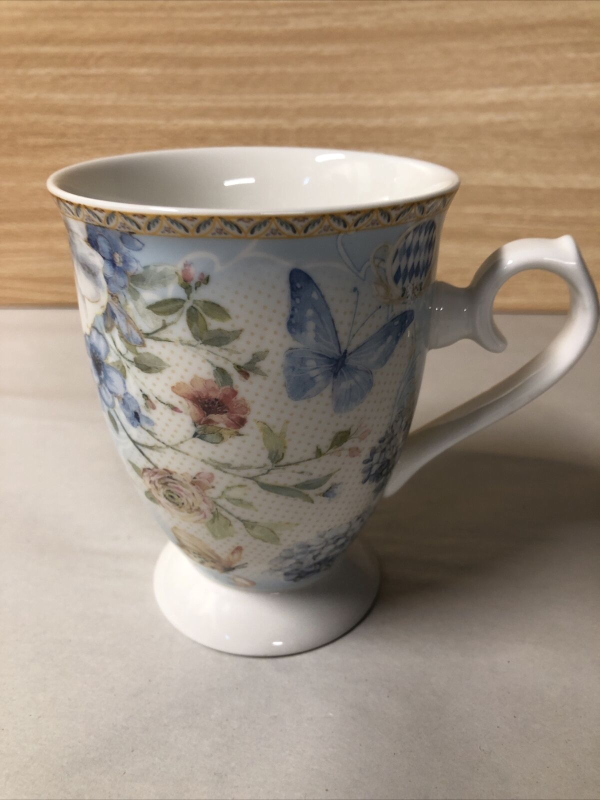 BV Summer River Ceramic Butterfly Tea Cup