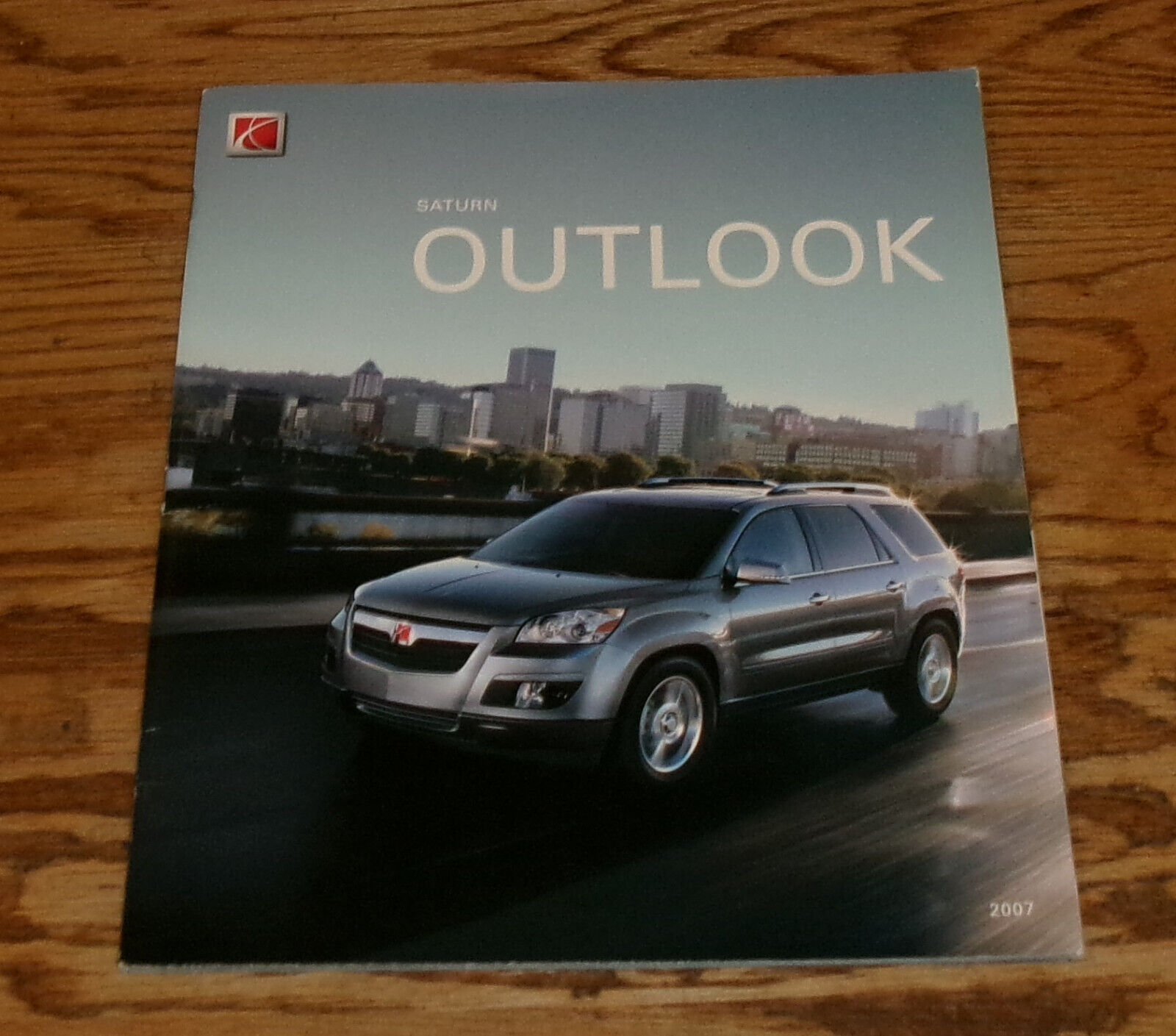 Original 2007 Saturn Outlook Deluxe Sales Brochure 07 XE XR