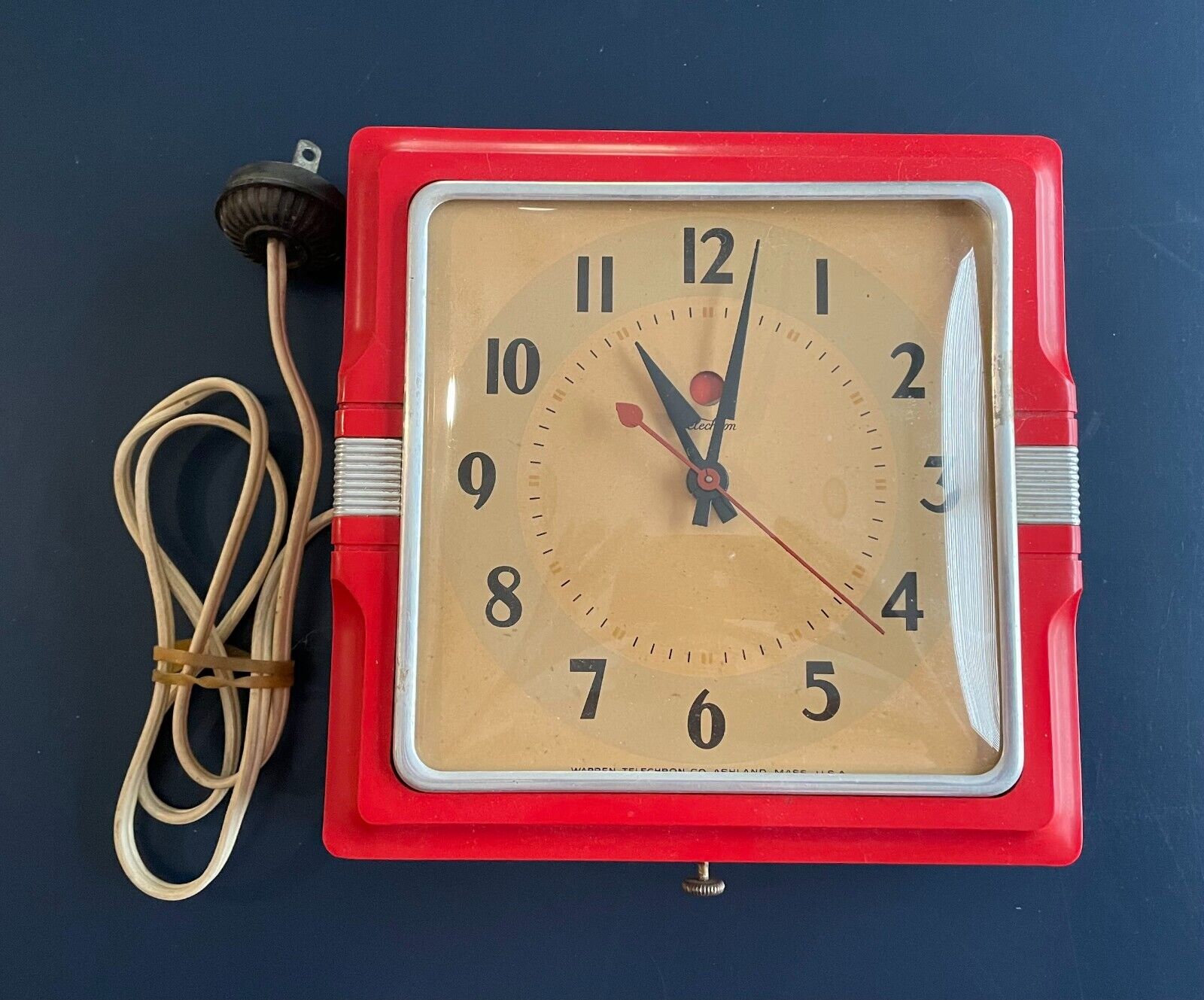 RARE Vintage Telechron Red Bakelite Art Deco Electric Wall Clock 1930s