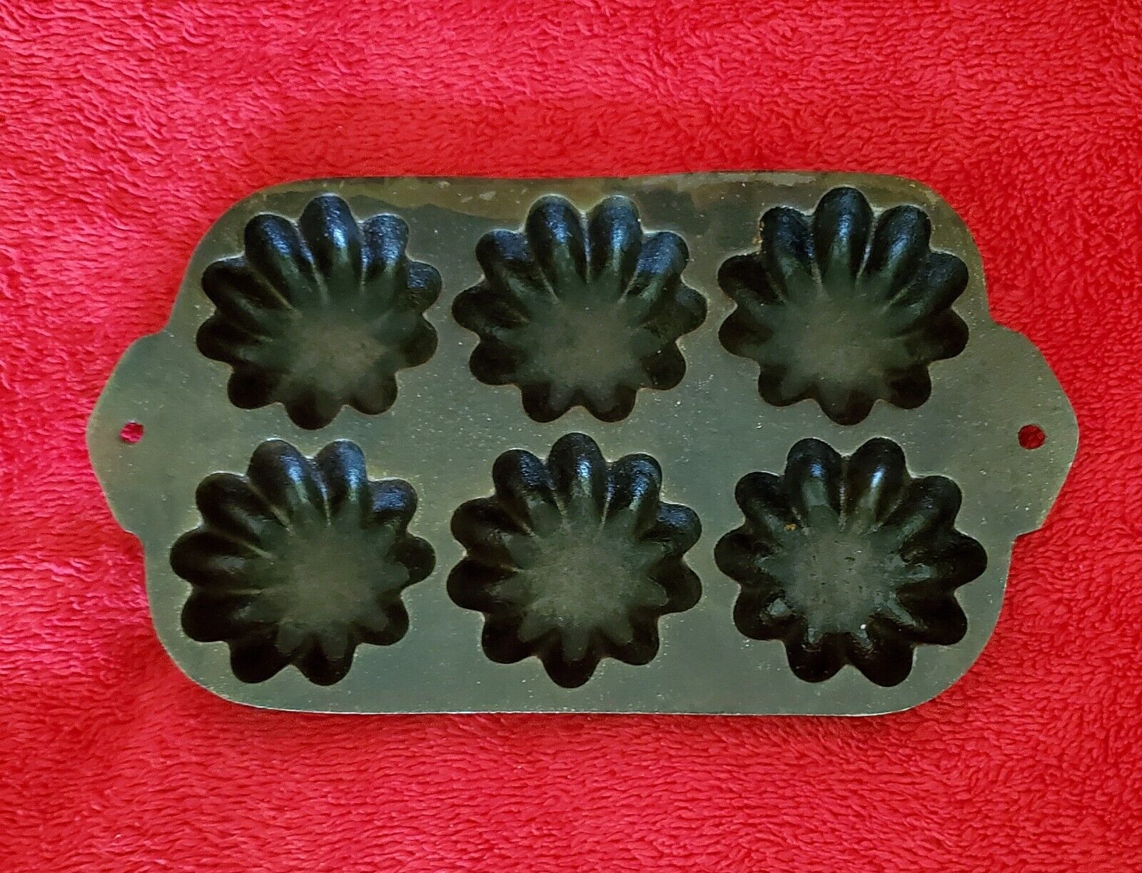 Vintage Cast Iron, Turks Head Muffin Pan, 6 Slot - Original Owners Marked G 2