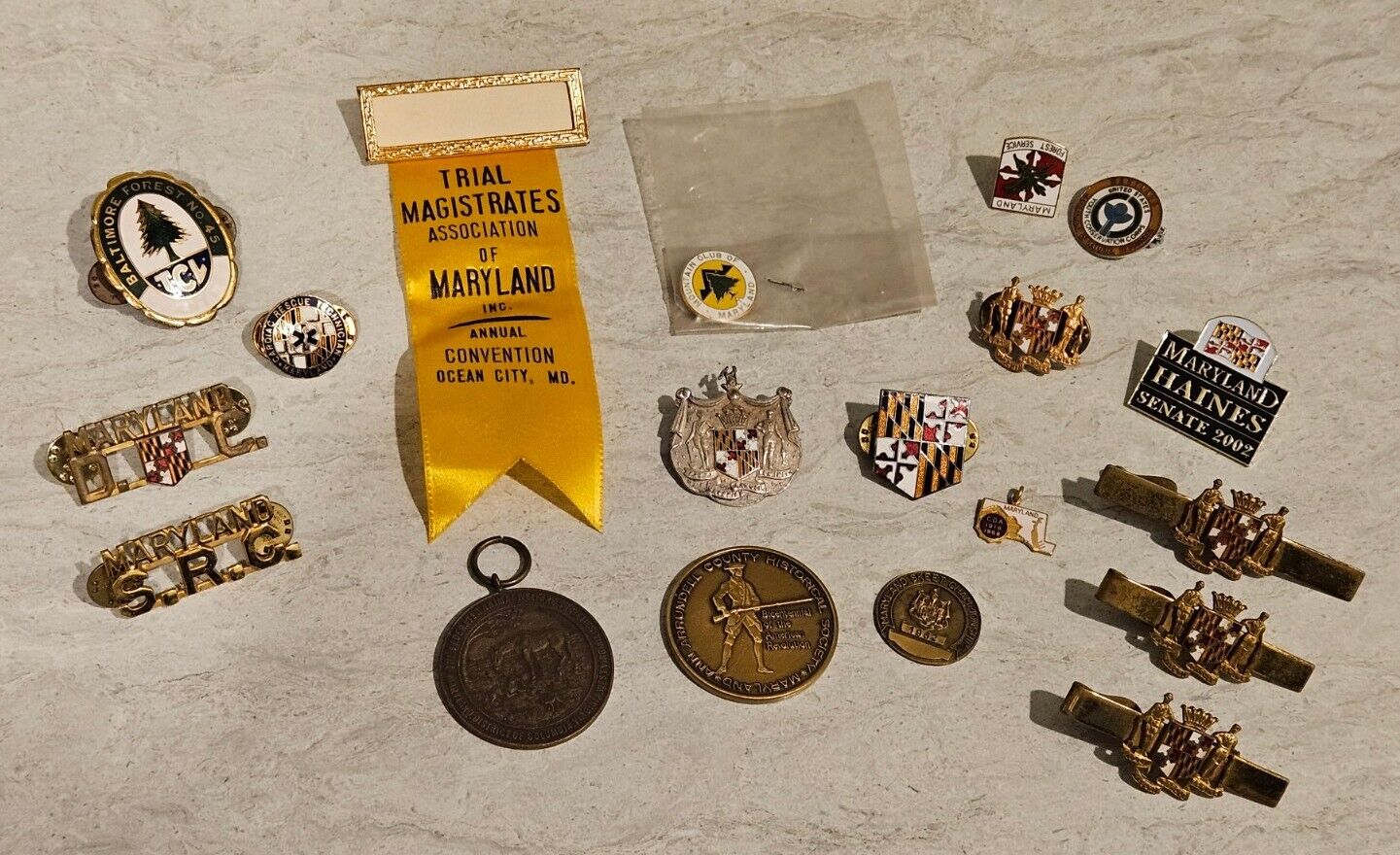 Vintage MARYLAND Collectibles Lot Crest Pins Tie Bars Coins Lapel Pins 19 Pcs