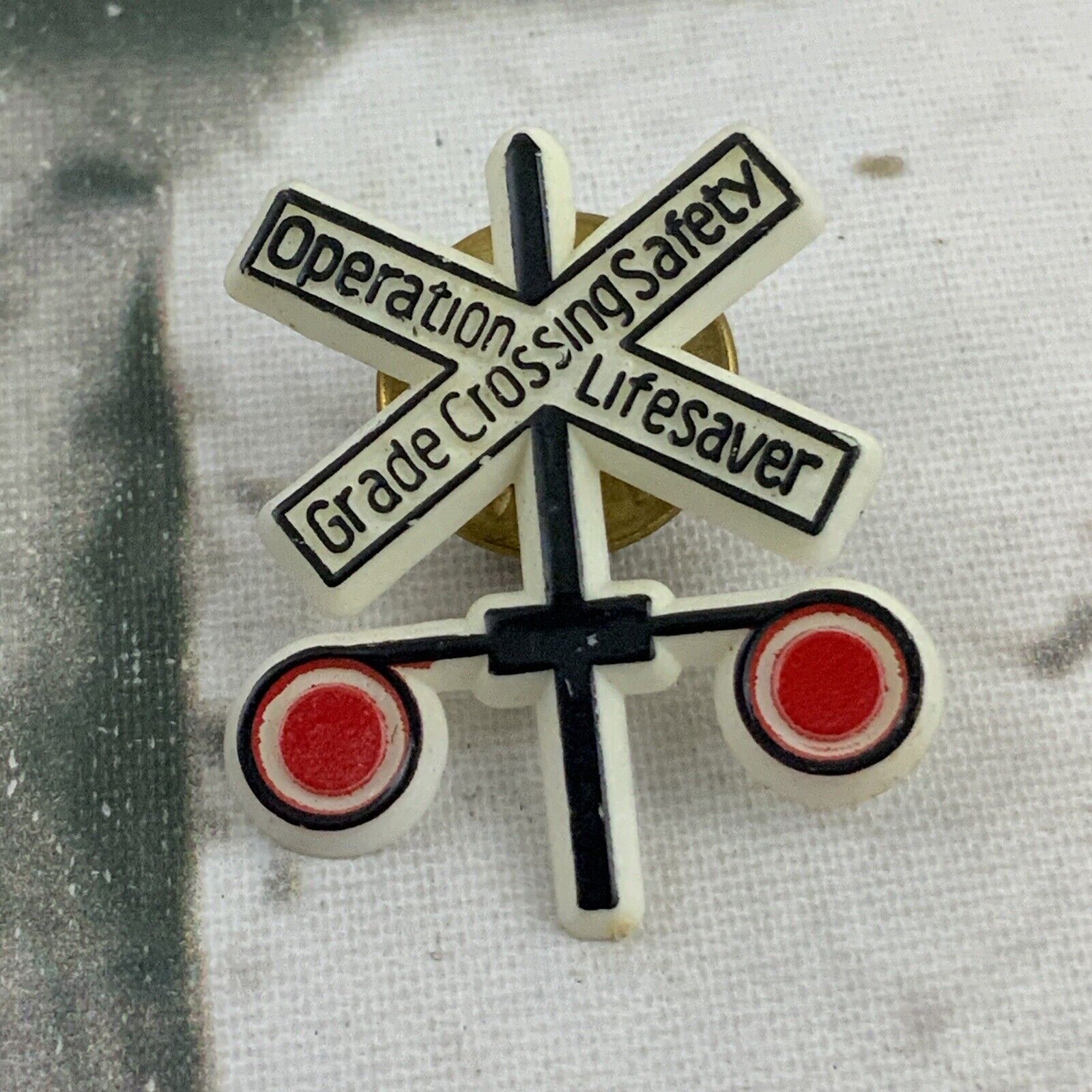 Operation Lifesaver Grade Crossing Safety Lapel Pin Vintage Retro