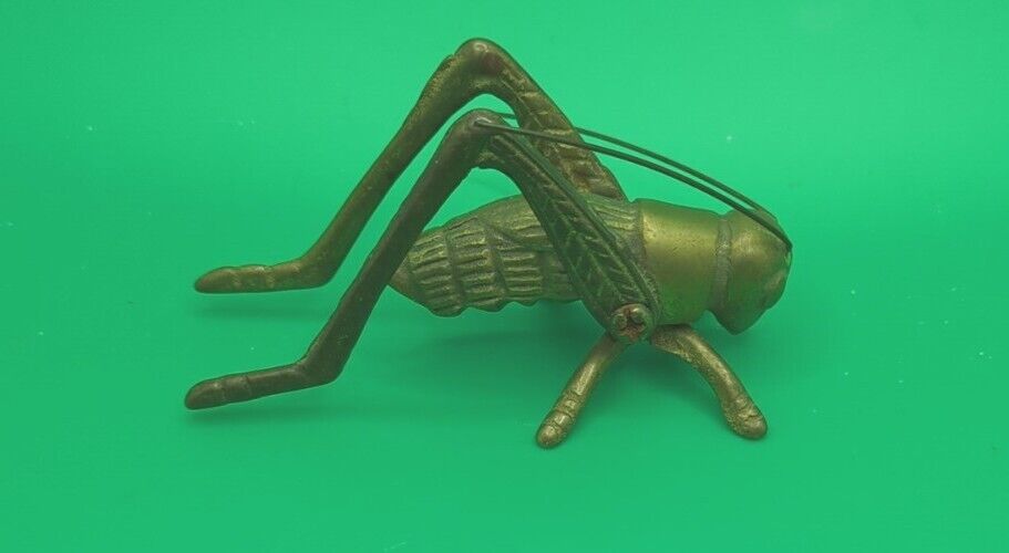 Vintage Solid Brass Grasshopper Cricket Paperweight Figurine 4\