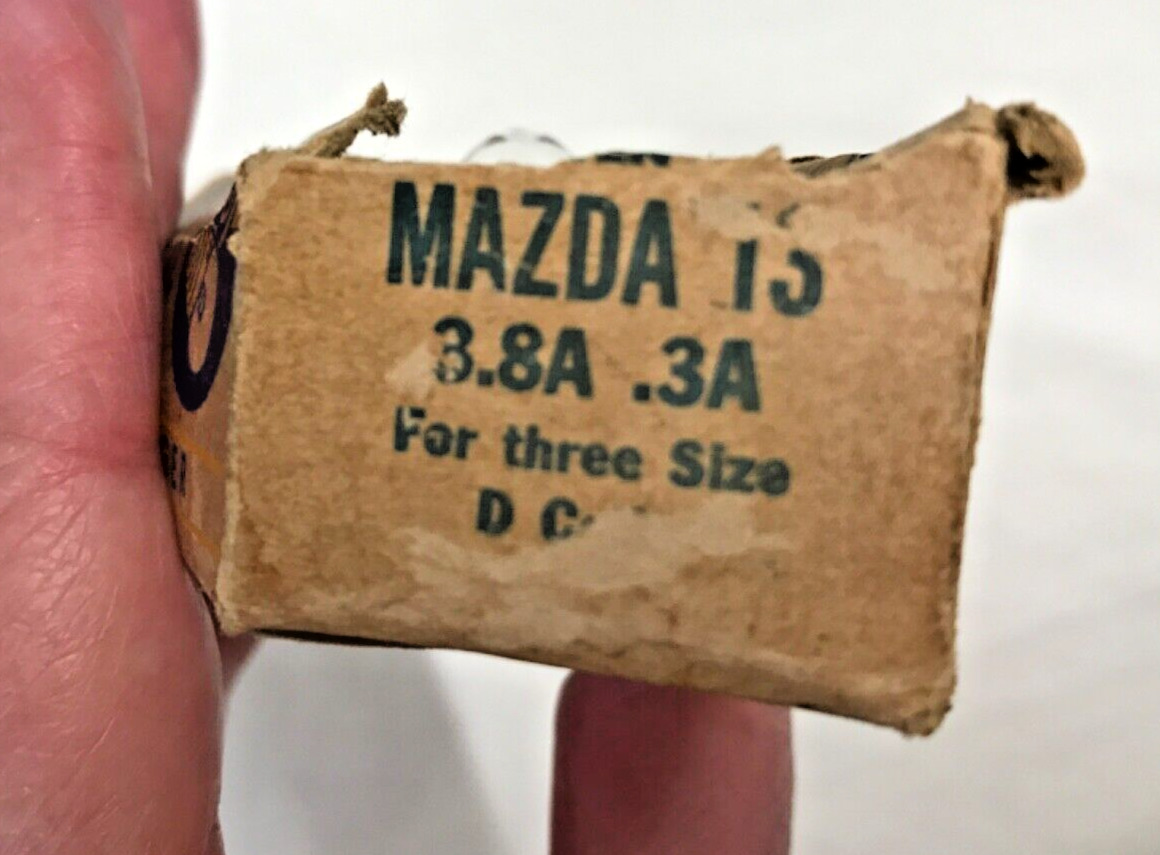 Vtg 1950s GE-Mazda Miniature Lamps No. 3-  3.8A- .3A --box contains 3