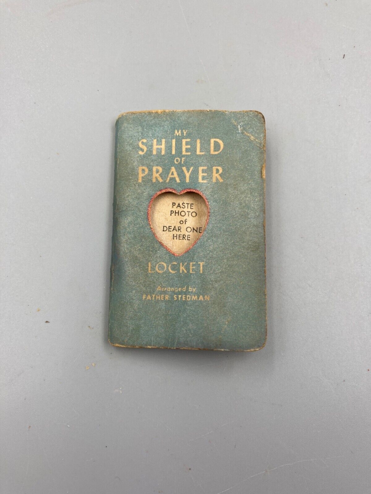 Antique Original WWII 1943 MY SHIELD OF PRAYER Religious Booklet / Locket