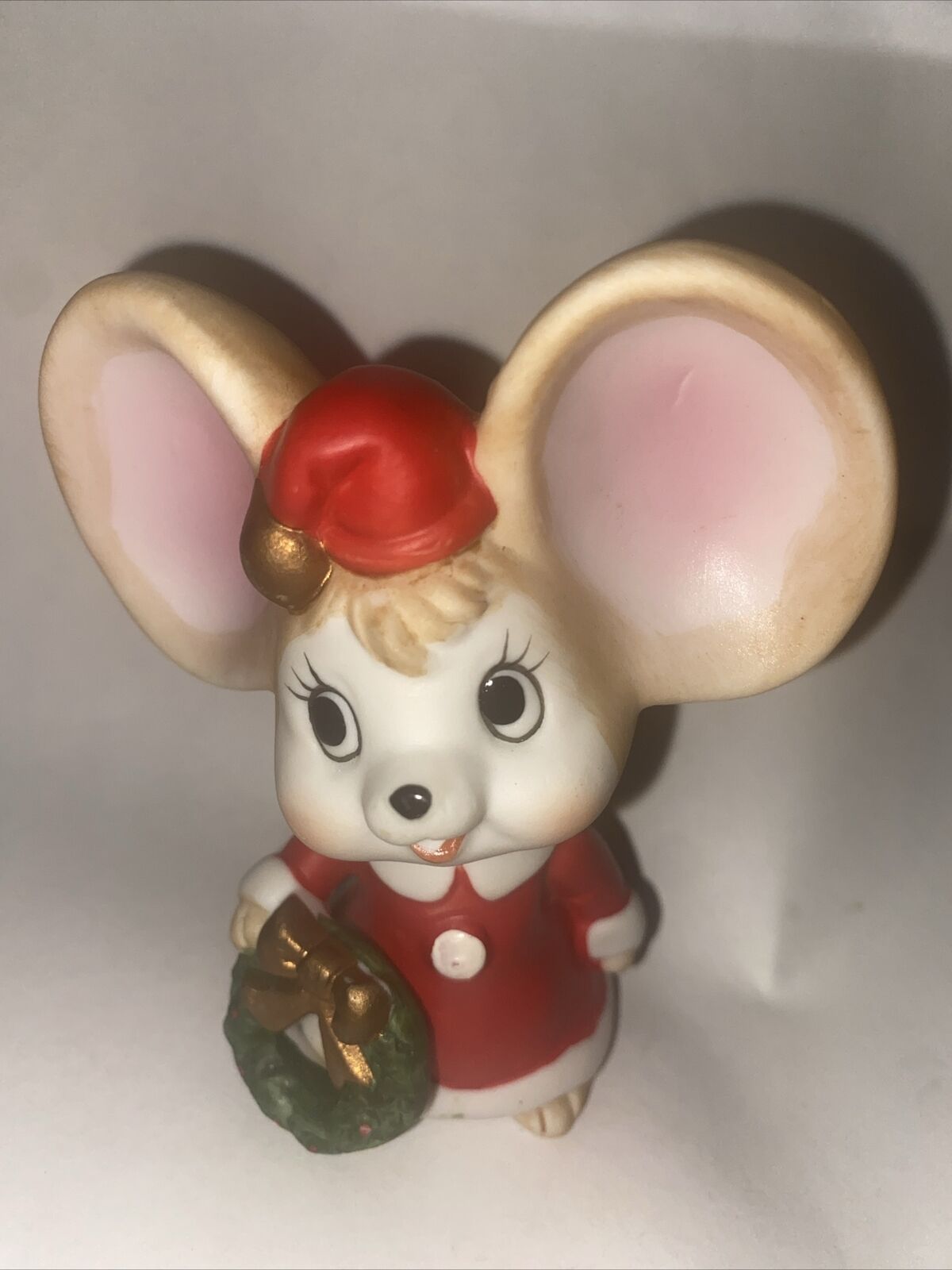 UOGC Vintage Ceramic Mouse with Wreath Figurine Christmas Taiwan 3\