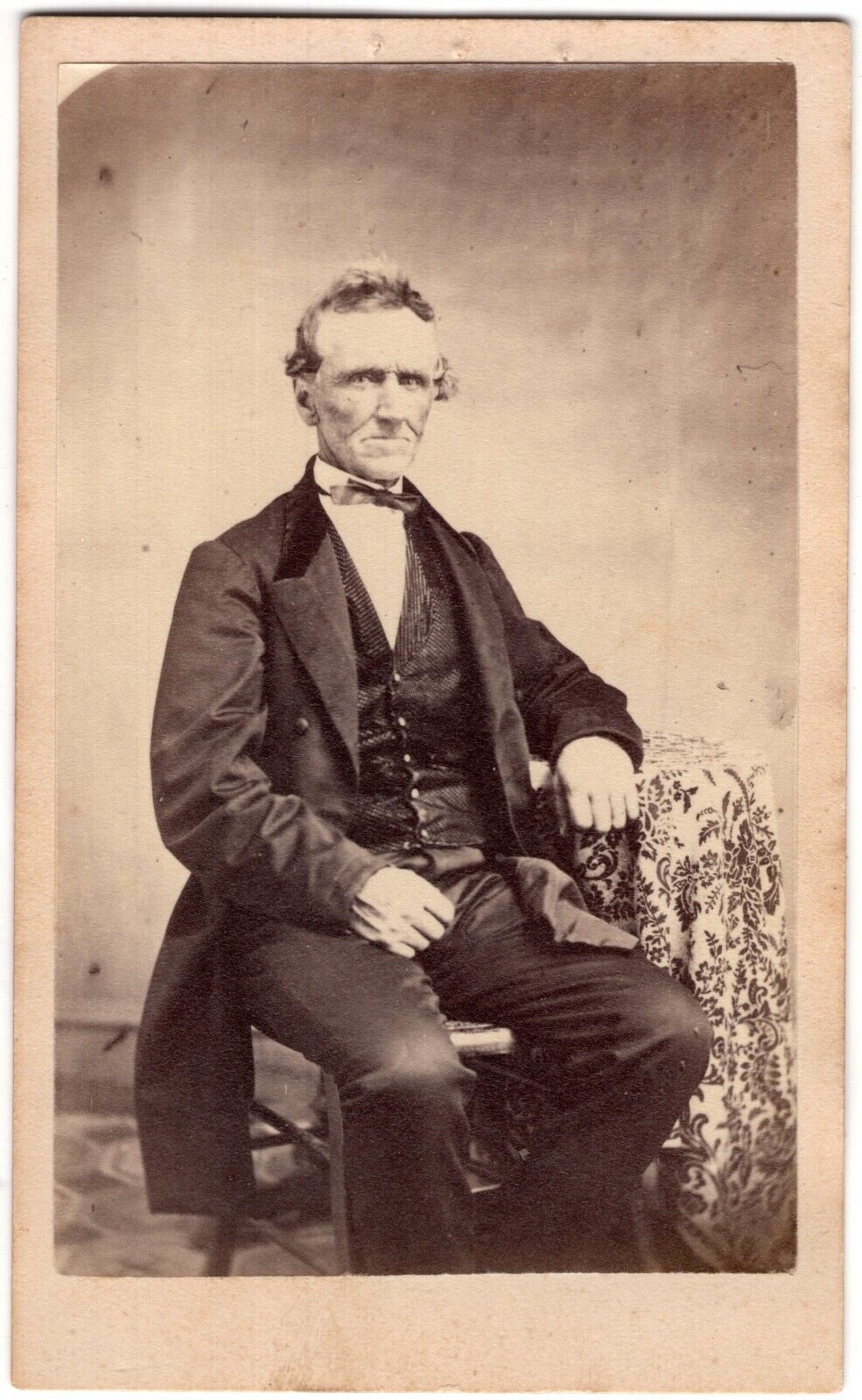 CIRCA 1860s CDV OLD MAN IN SUIT UNMARKED