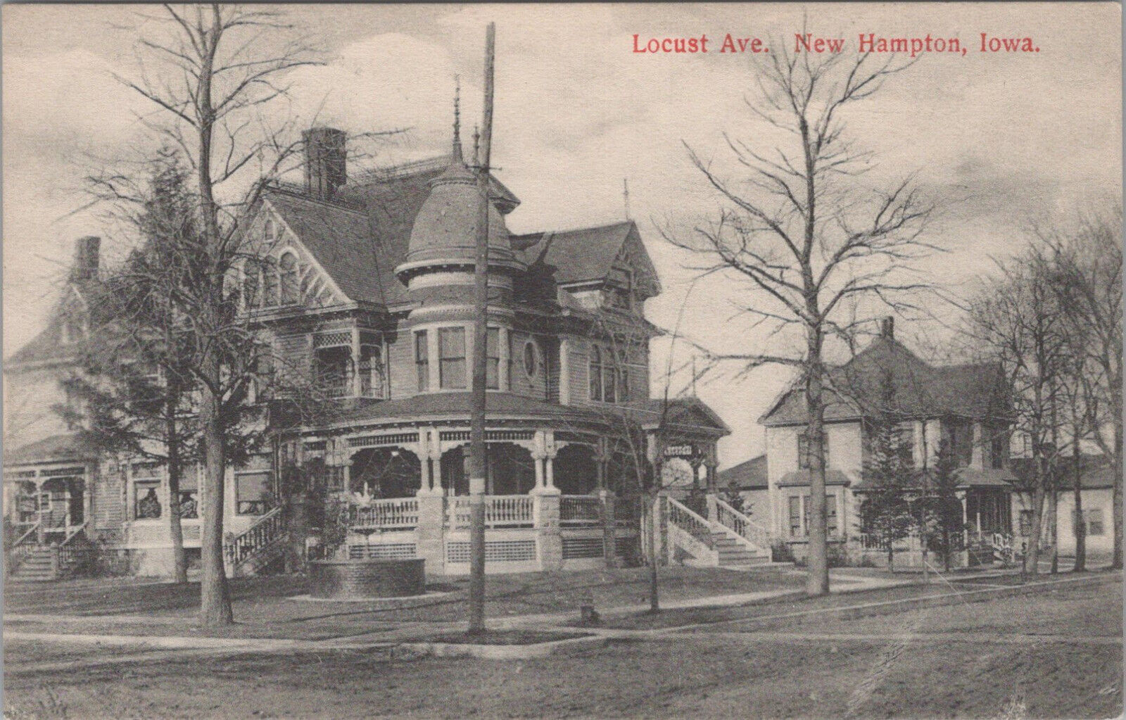 Queen Anne on Locust Ave New Hampton Iowa IA Houses Homes Litho Postcard