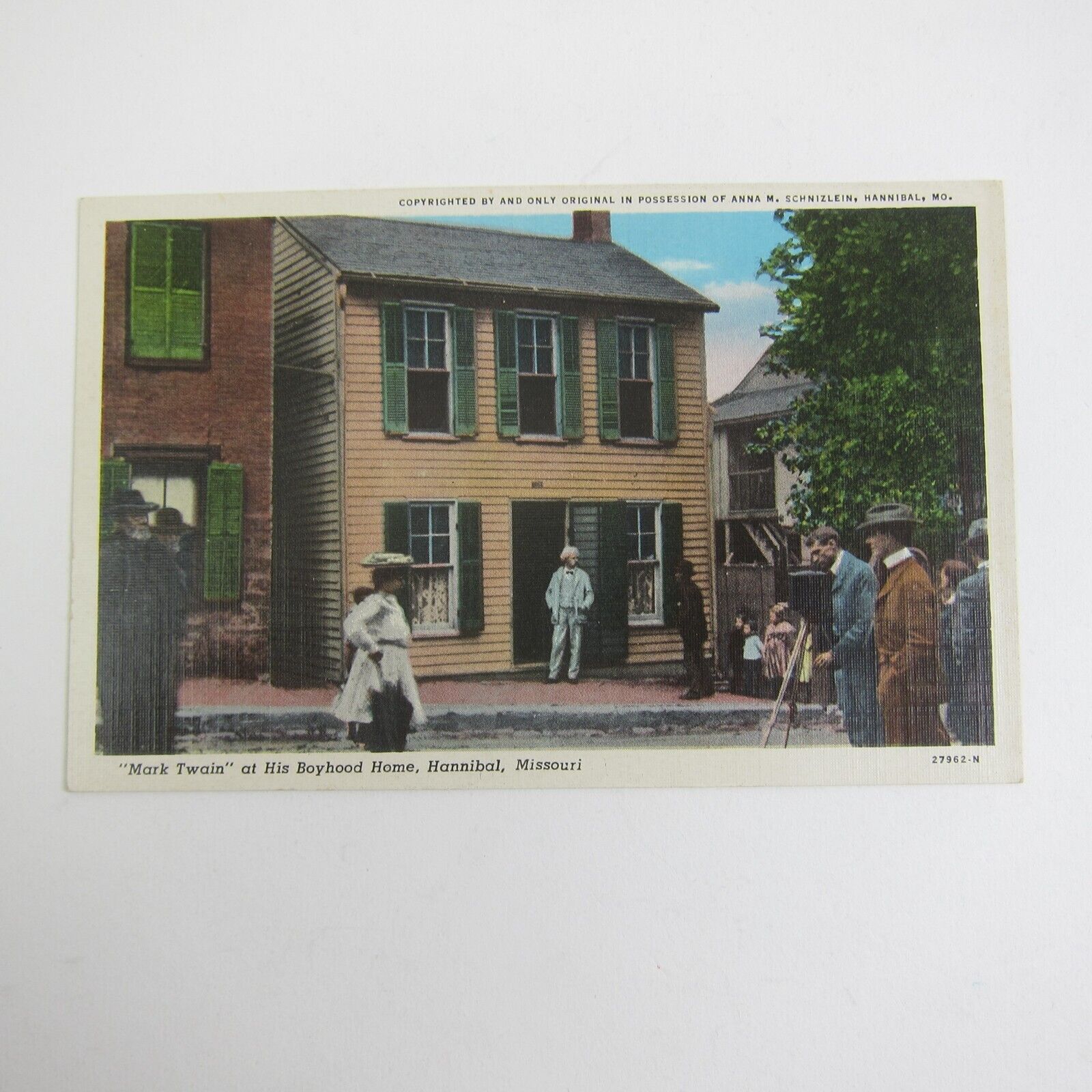 Linen Postcard Mark Twain at his Boyhood Home Hannibal Missouri Photo People