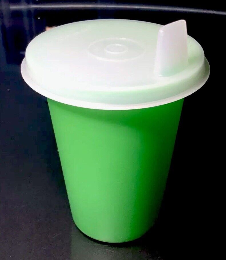 NEW VINTAGE Tupperware Sippy Bell Tumbler 7 oz. Cup 109 GREEN & Sipper Seal 