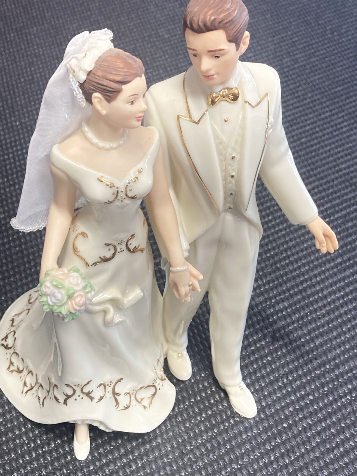 9in LENOX JUST MARRIED BRIDE & GROOM FIGURINE Topper Porcelain Gift Wedding