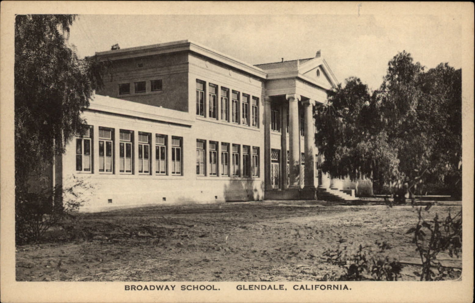 Broadway School ~ Glendale California ~ unused vintage postcard