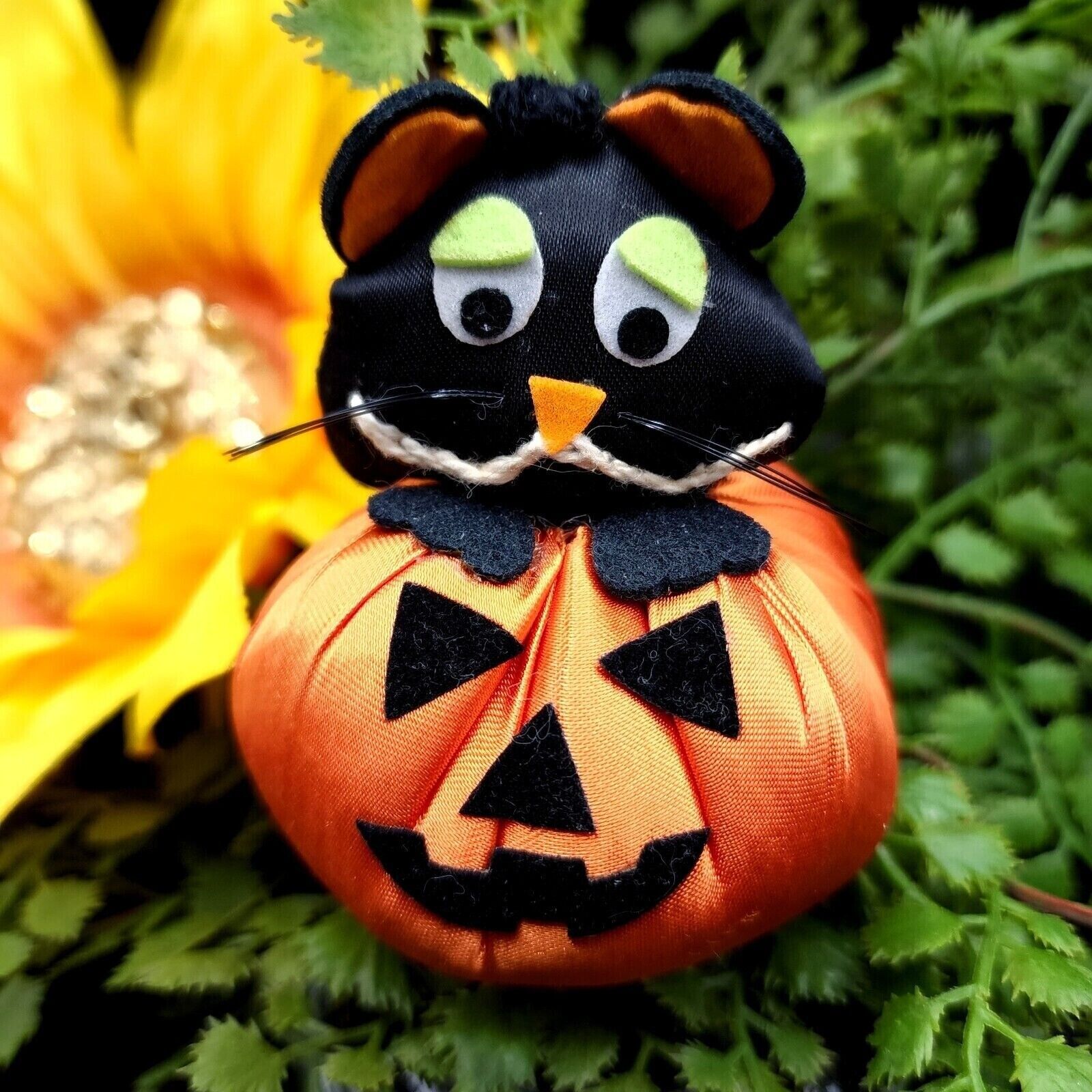 Black CAT Pumpkin Ornament Satin 1983 Halloween Tree Scaredy Cat Kitty VTG v2