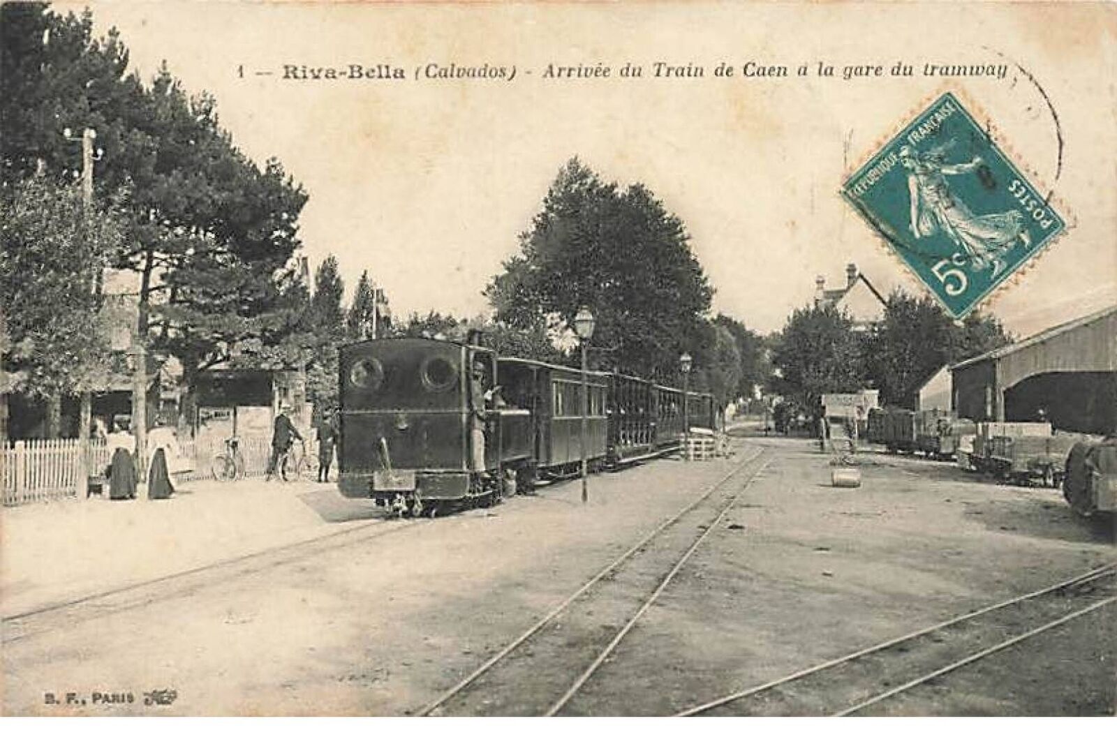 RIVA BELLA - Ouistreham - Arrival of the Caen train at the tram station