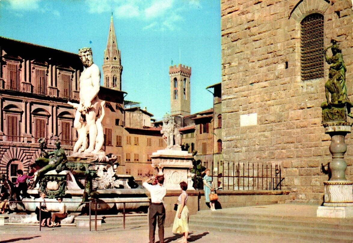Neptune\'s Fountain The Signoria Square Florence Italy Postcard