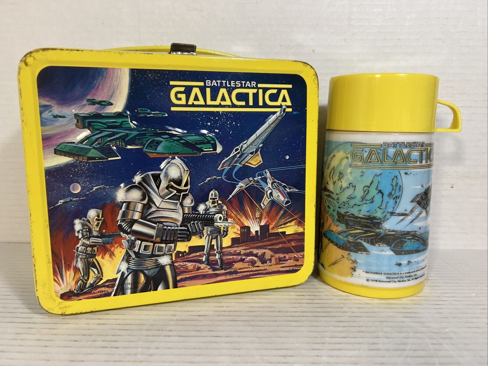 Vintage 1978 Aladdin Battlestar Galactica Lunch Box w/ Thermos - NICE SHAPE