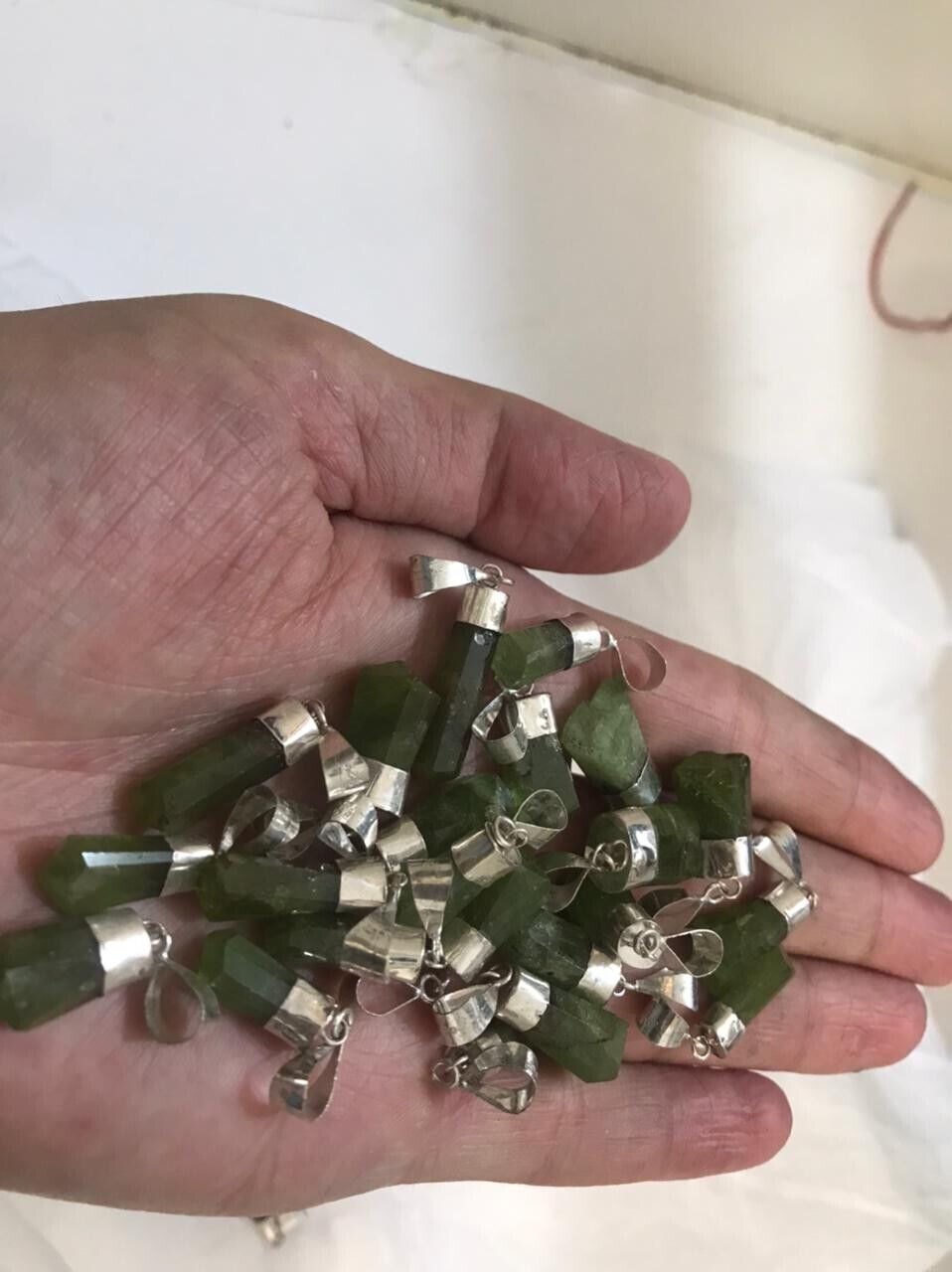100 Pieces Peridot Pandants With 925 Sterling Silver From Kohistan Pakistan 