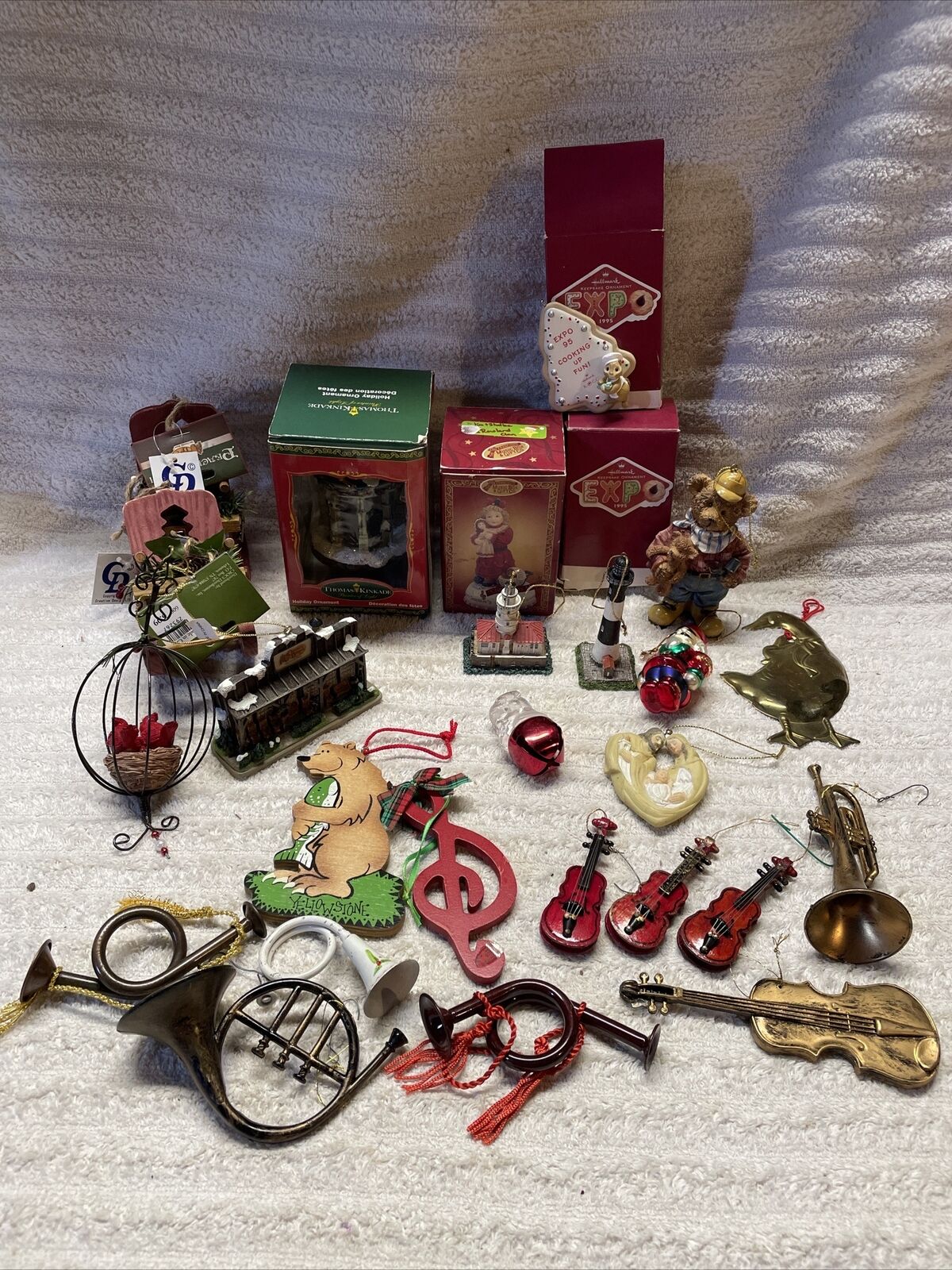 LOT OF 26 Ornaments, Hallmark Ornaments, Thomas Kinkade, Cracker Barrel, Dept 56