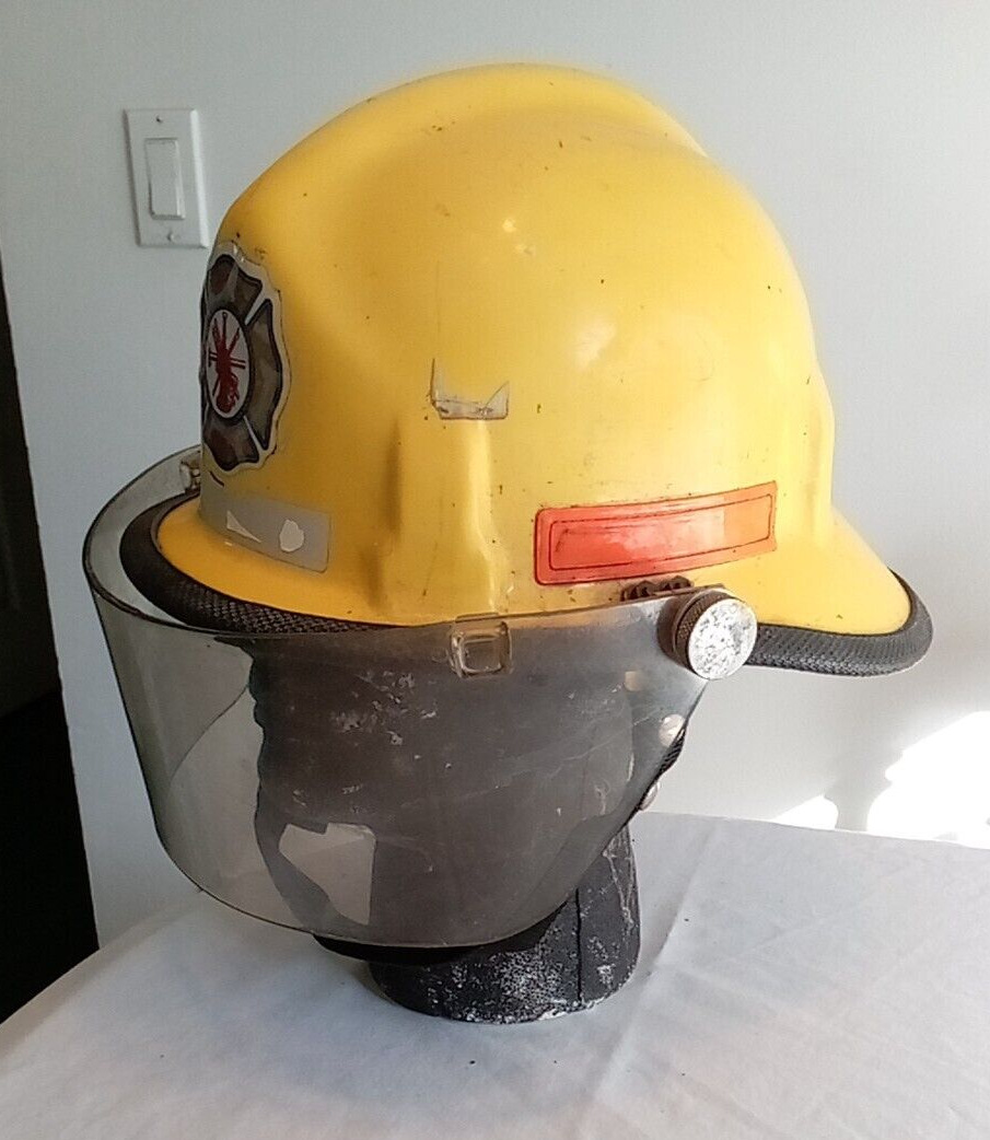 Vintage Cairns & Bros 770 Fireman's Firefighters Fire Helmet w Shield & Strap