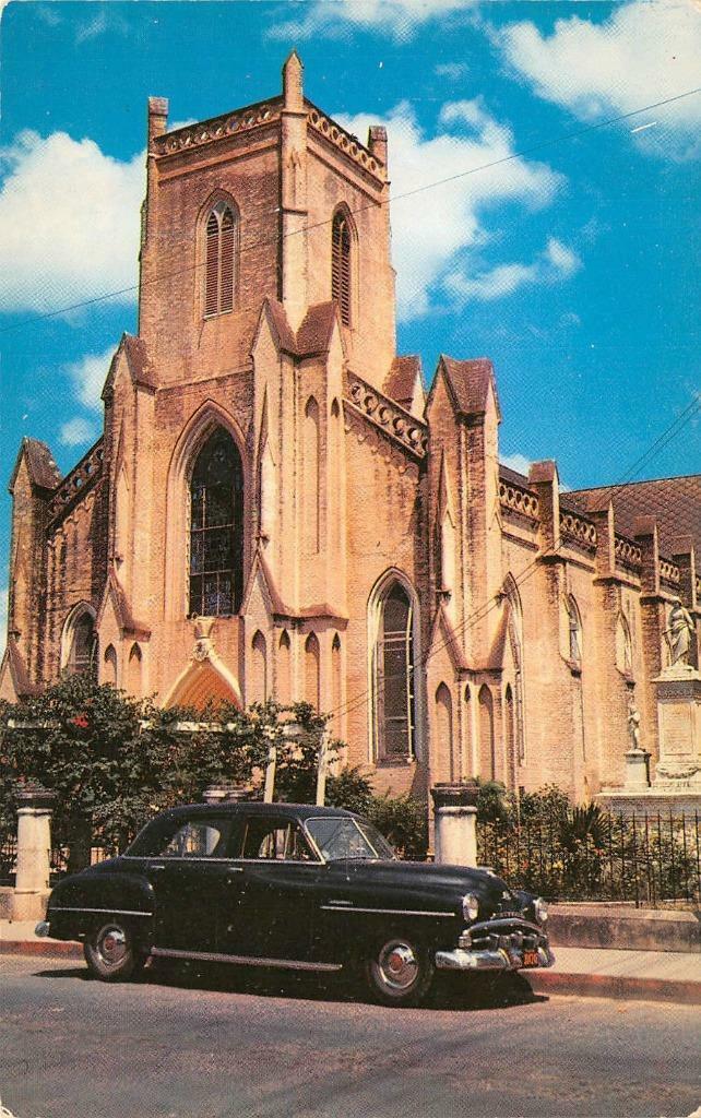 BROWNSVILLE, TX Texas  CHURCH OF THE IMMACULATE CONCEPTION  50\'s Car  Postcard