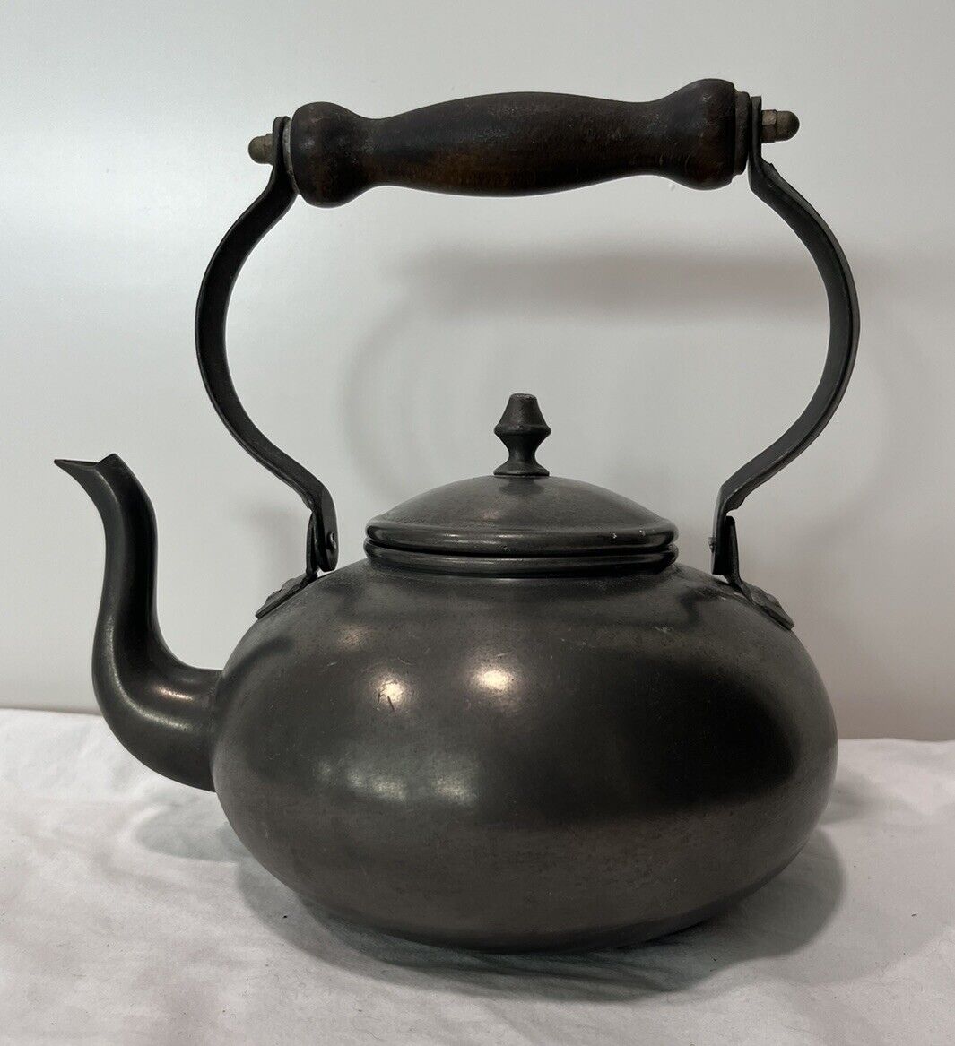 Antique Rein Zinn 92% Pewter Tea Pot Kettle 