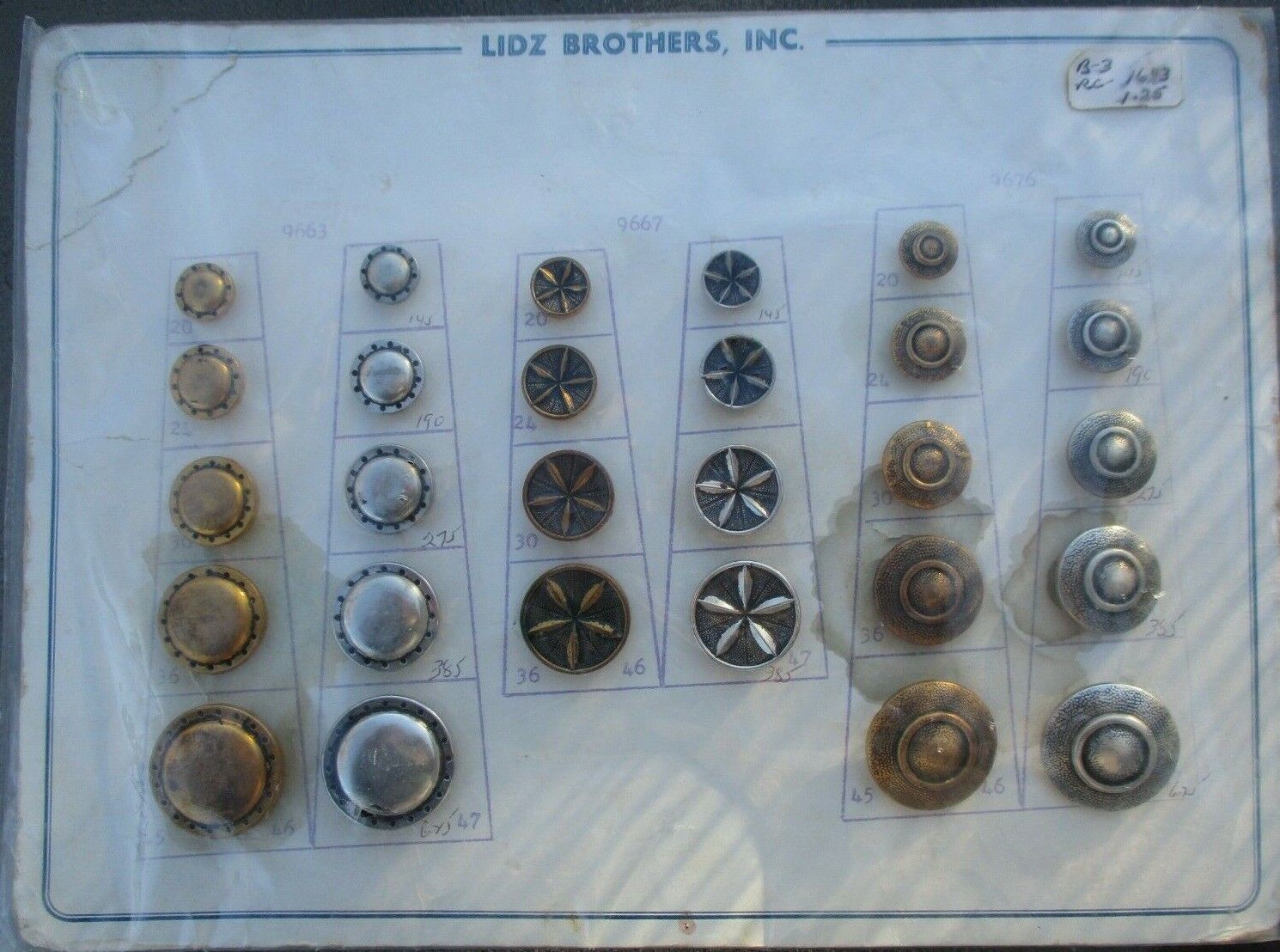 Salesman Card of 28 Vintage 1967 Round Metal Buttons LIDZ BROTHERS, INC. 