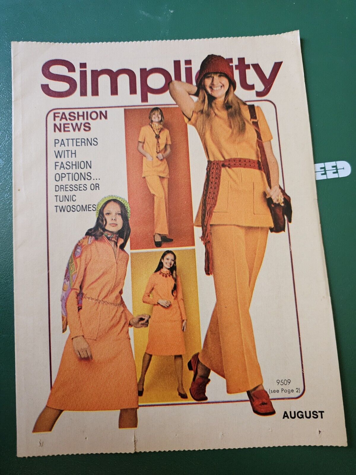 Simplicity Fashion News Booklet August 1971