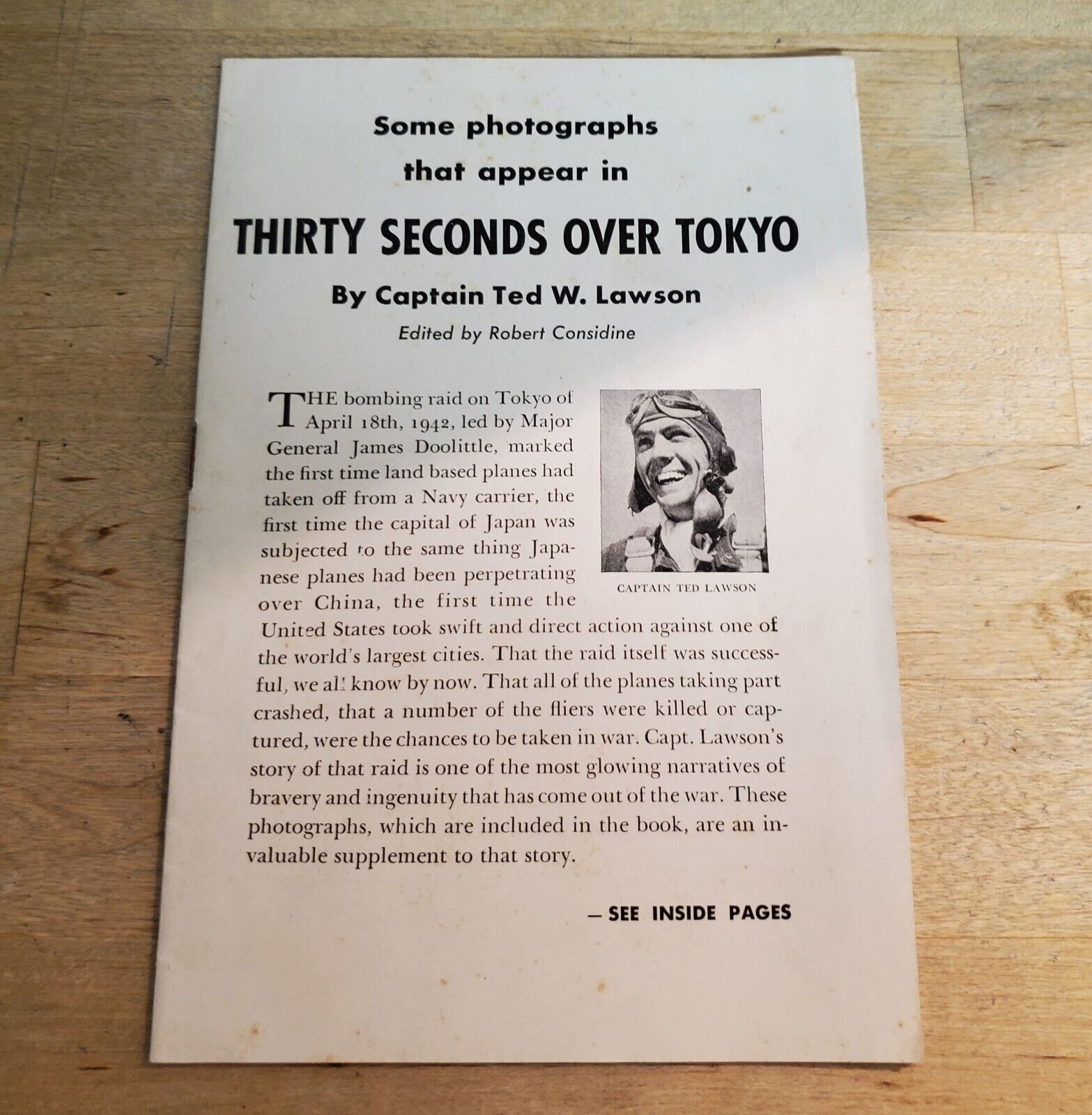 WORLD WAR 2: 14 PAGE BOOKLET: 30 SECONDS OVER TOYKO: LAWSON: F+