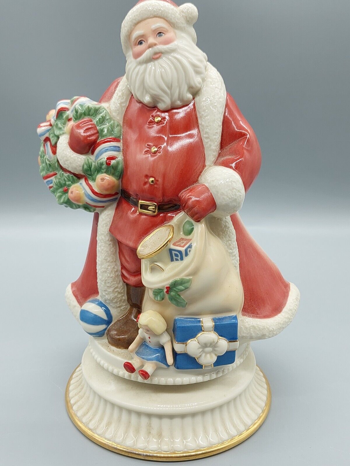 Lenox For the Holidays Musical Santa Around the World America 1st in Series 2003