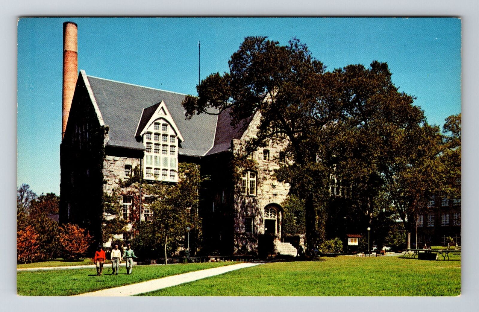 RI-Rhode Island, Lippitt Hall, Univeristy Rhode Island Vintage Postcard