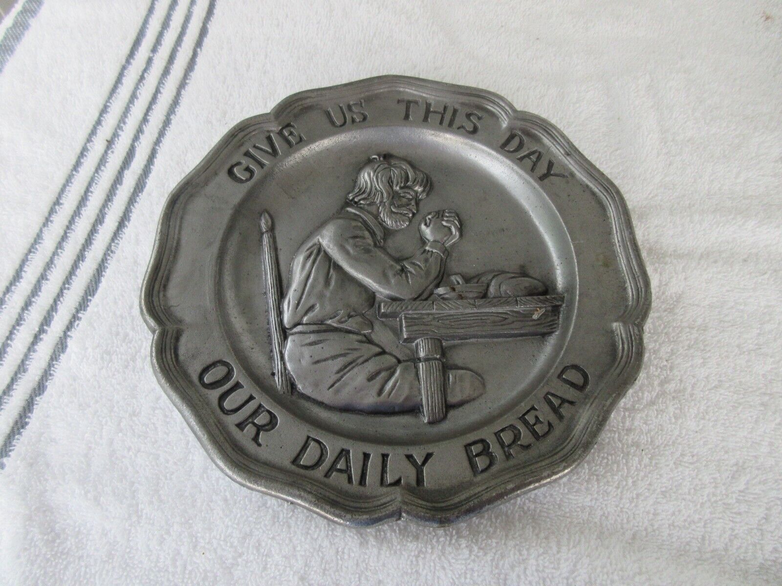 Vtg Sexton Pewter Plate Wall Hanging Give Us This Day Our Daily Bread 1972- 8.5\
