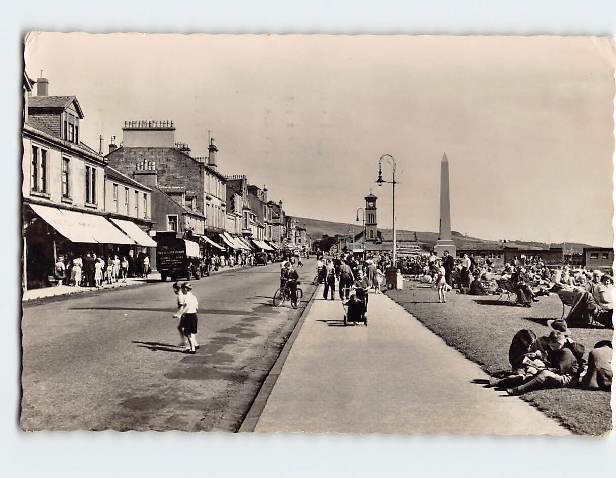 Postcard - West Clyde Street And Promenade - Helensburgh, Scotland