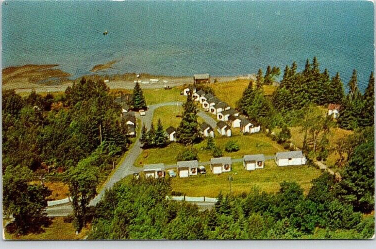 BAR HARBOR, MAINE POSTCARD Emery's Black and White Cottages, Aerial View