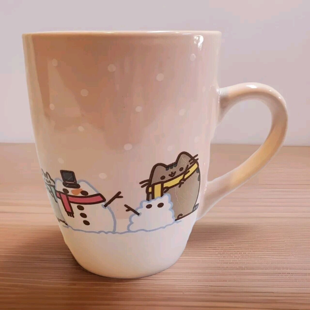 Pusheen 2017 Ceramic Coffee Mug Cup Winter Scene Snowman Building 18 oz No Box