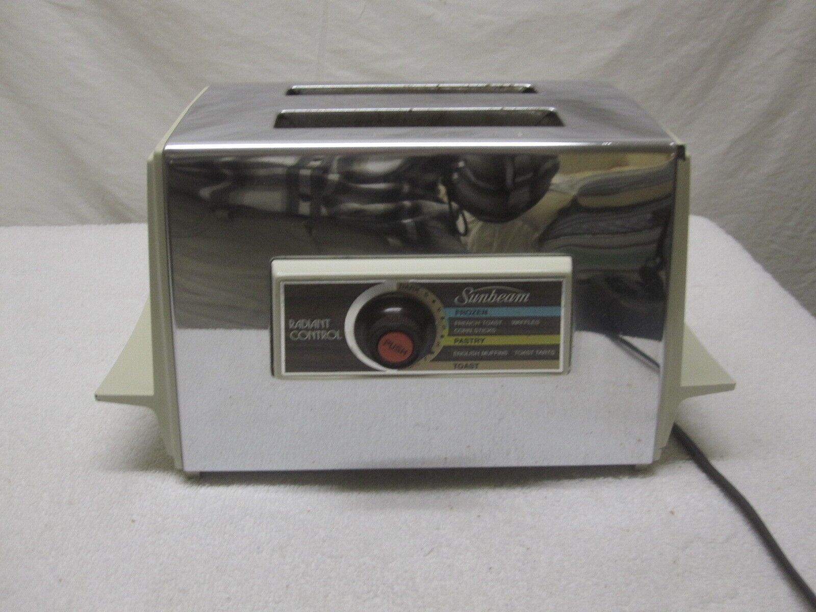 Vintage SUNBEAM Pushbutton Radiant Control Chrome USA 20-53R Toaster & Frozen