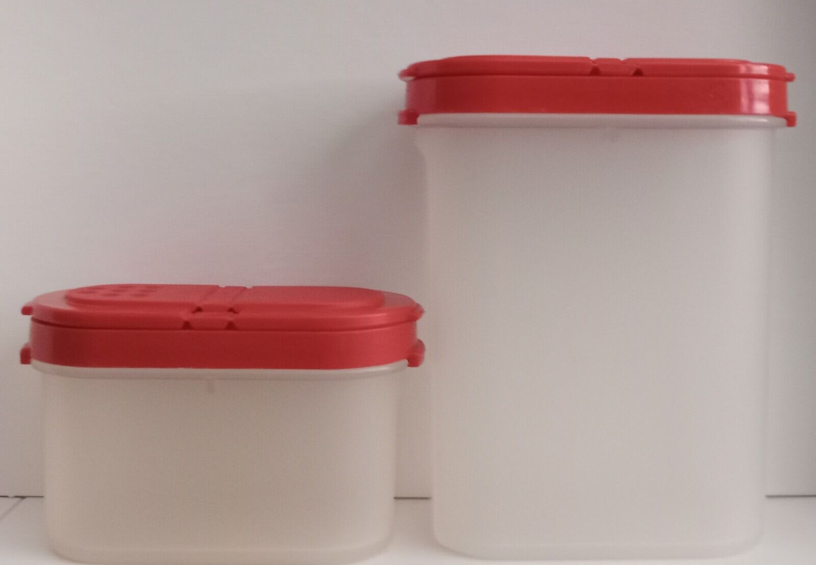 Tupperware Modular Mates Large & Small Spice Shaker Set of 2 Red 