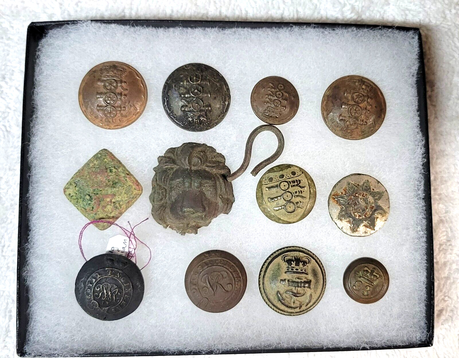 Excavated British Crimean War (1850\'s) buttons + Lion\'s Head; dug Sevastopol
