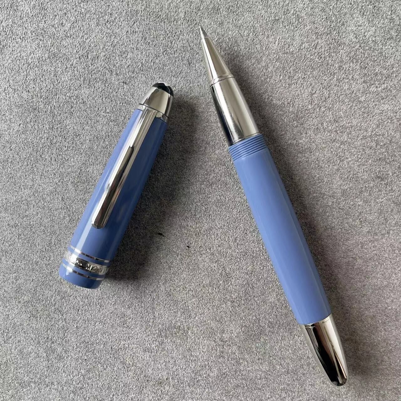 Deluxe 146Series Glacier Blue Color 0.7mm Rollerball Pen No Box