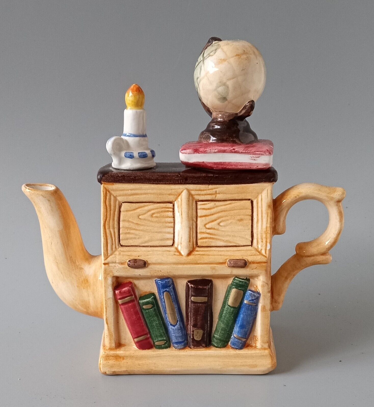 Decorative Library Teapot. 5\