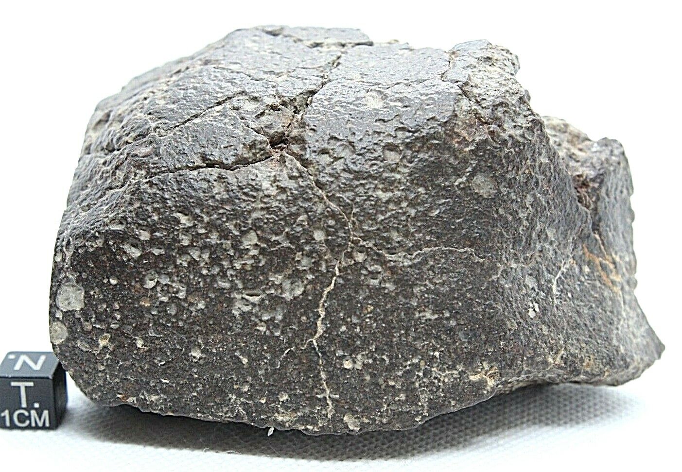 Meteorite incredible show piece, meteorite 746 gram meteorite, from outer space