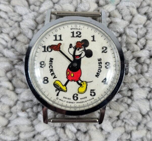 Vintage c. 1960\'s Swiss Mechanical Disney Mickey Mouse Moving Hand Watch RUNS