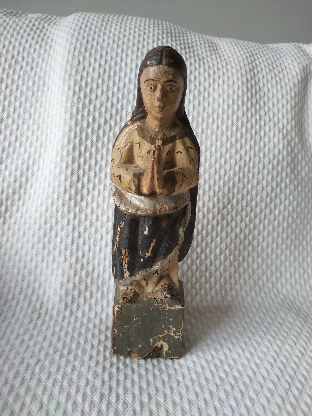 Antique Wood Handcarved Polychrome Painted Praying Mary Figurine READ